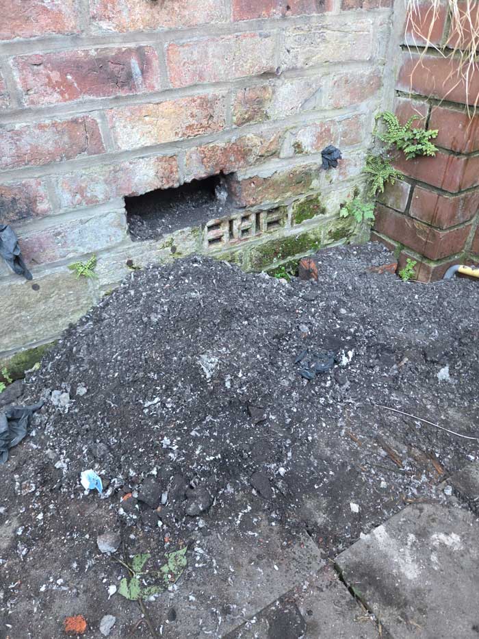 gallery-debris-during-cavity-wall-insulation-removal-2